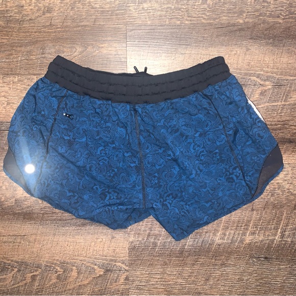 Lululemon Hotty Hot Short Mini Park Lace Multi Black and Blue Size 8 - Picture 4 of 10